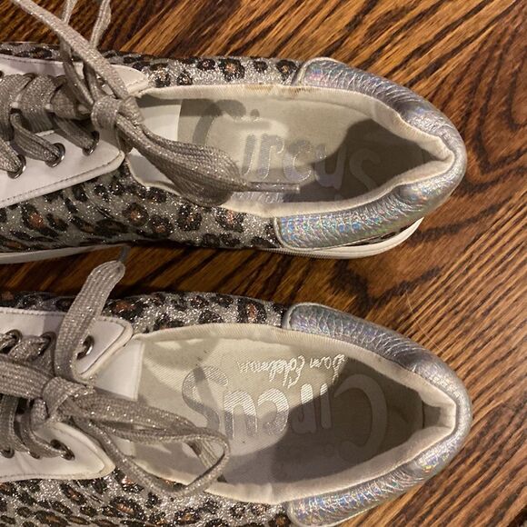 Circus by Sam Edelman 8.5M white & silver leopard sneakers Glitter faux leather - Picture 6 of 7